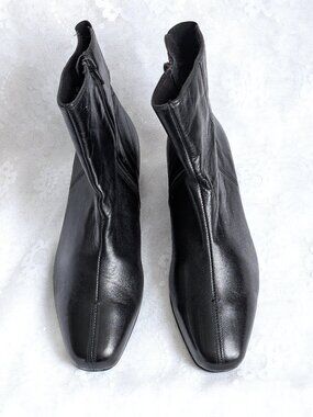 NEW MUNRO AMERICAN LILIAN Black Leather Side Zip Ankle Boots Women's Size 8.5 WW